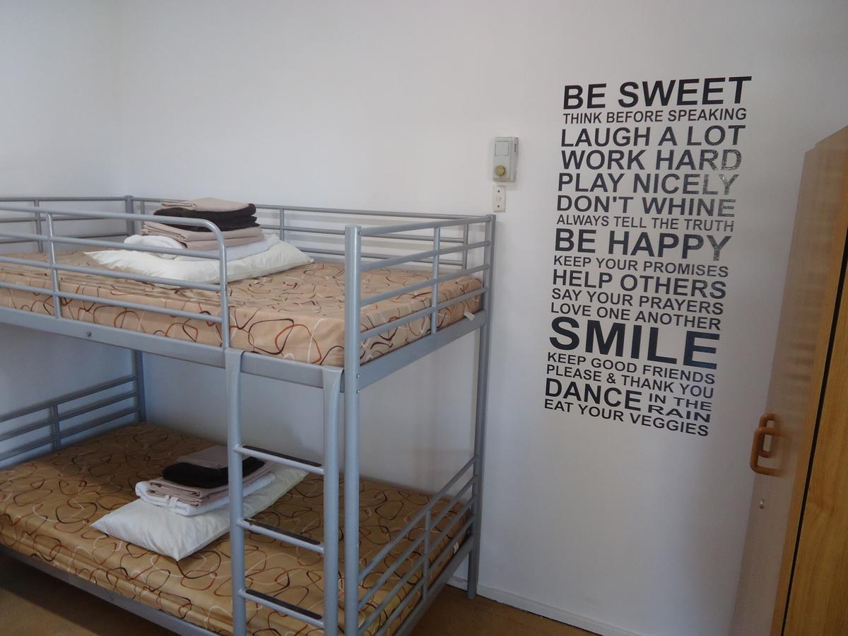 Хостел Roey Backpackers And Party Bar Брум Екстер'єр фото