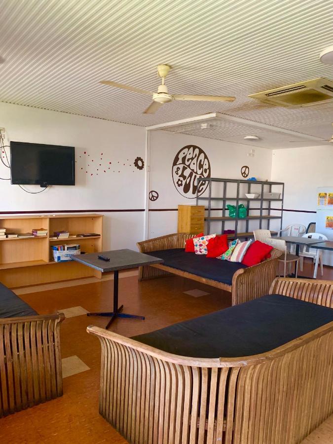 Хостел Roey Backpackers And Party Bar Брум Екстер'єр фото